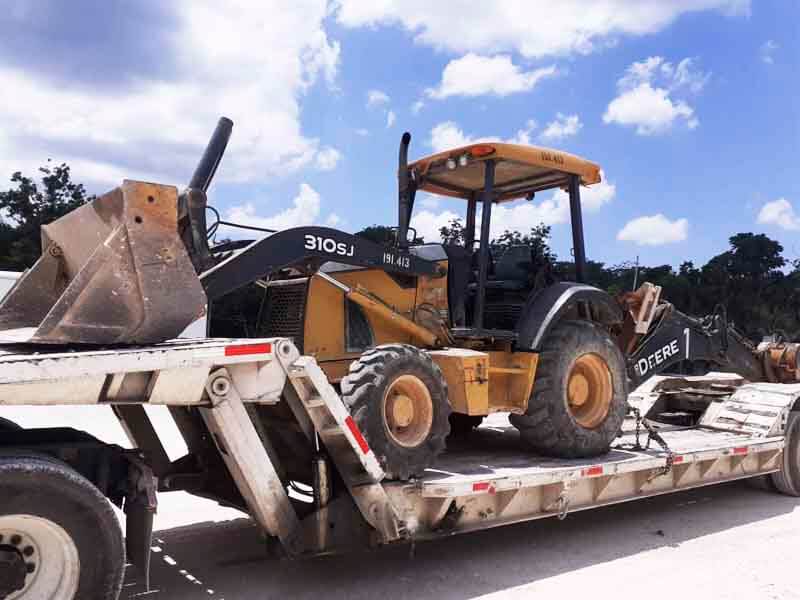 Transporte de Maquinaria Pesada Transmora Retroexcavadora