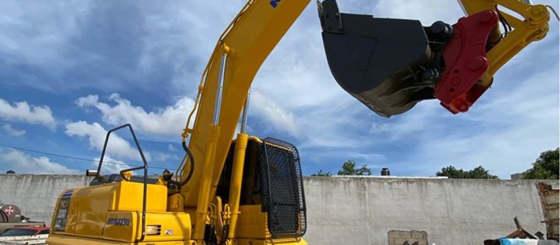 Excavadora Komatsu PC200 para venta